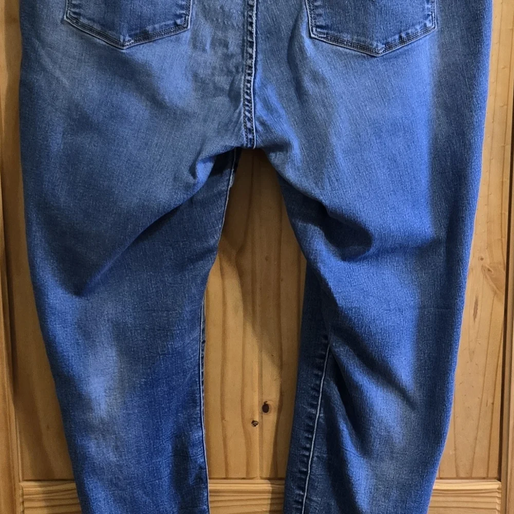 Levi's Women's Mid-Rise Skinny Jeans Size 18W Dark‎ Wash Blue Cotton Blend